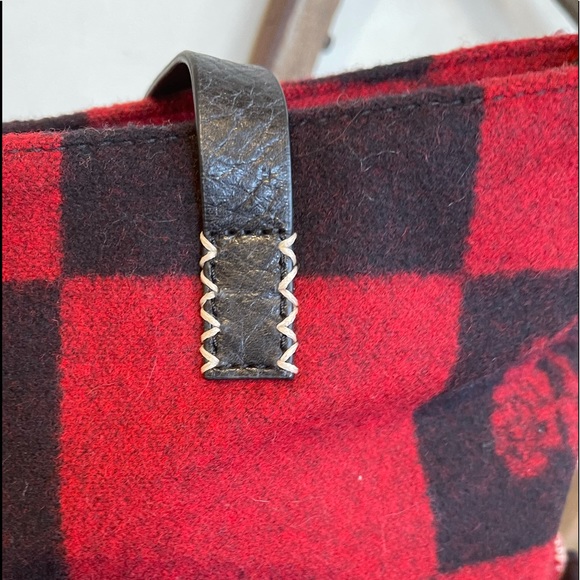 PENDLETON Red Black Buffalo Wool Bag w/ Woodland Design Leather Straps USA NEW!! - Picture 7 of 12
